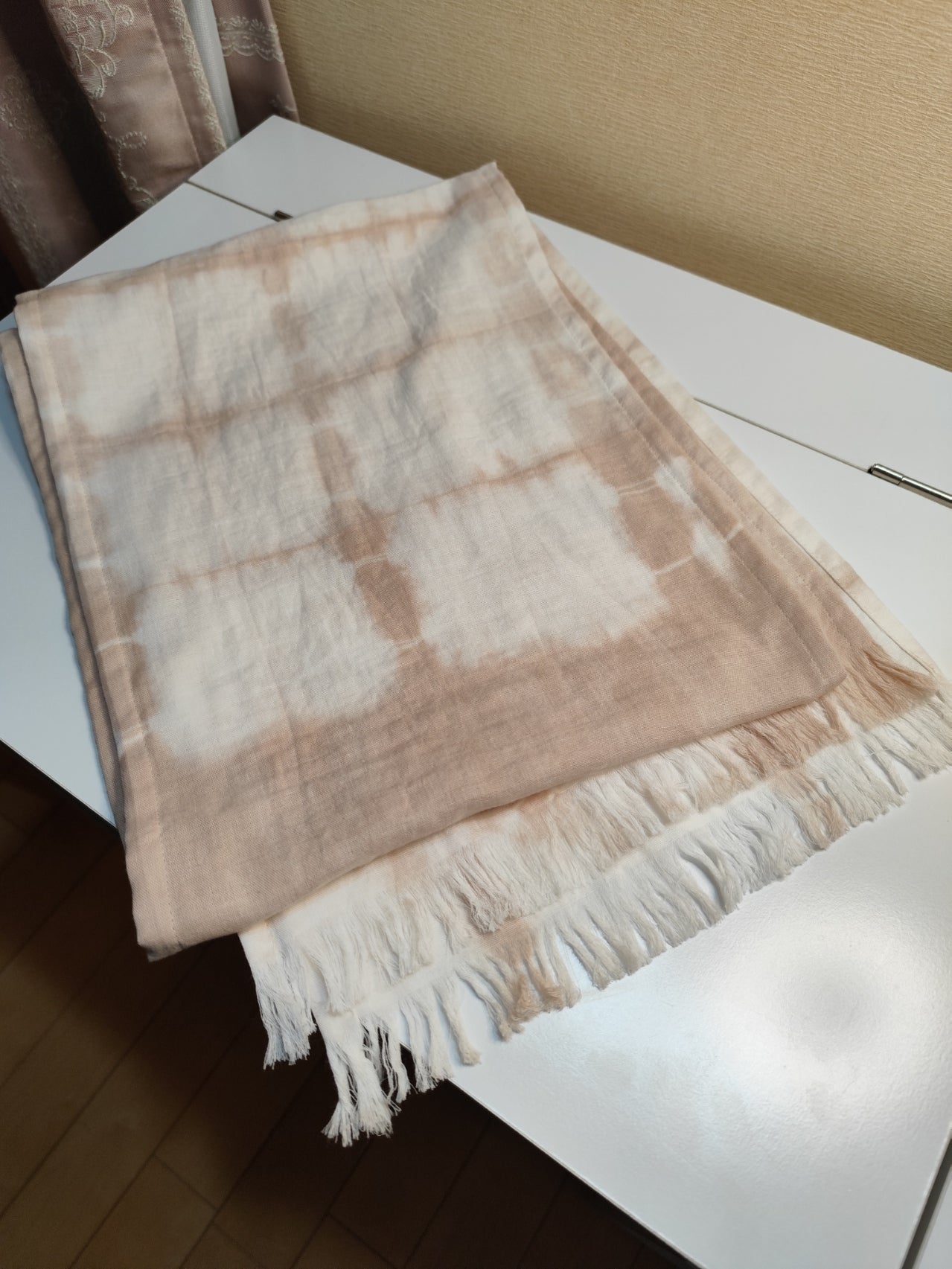 オーガニックコットン×無農薬びわの葉　草木染め　ストールB