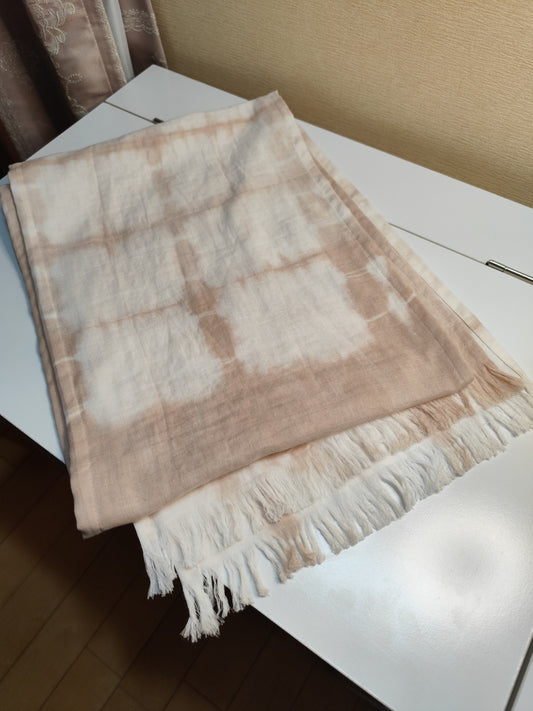 オーガニックコットン×無農薬びわの葉　草木染め　ストールB