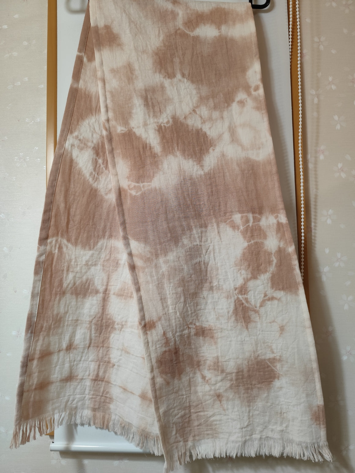 オーガニックコットン×無農薬びわの葉　草木染め　ストールA