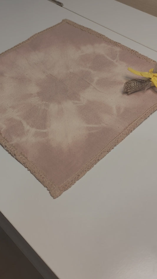 オーガニックコットン×無農薬びわの葉　草木染め　レースハンカチB