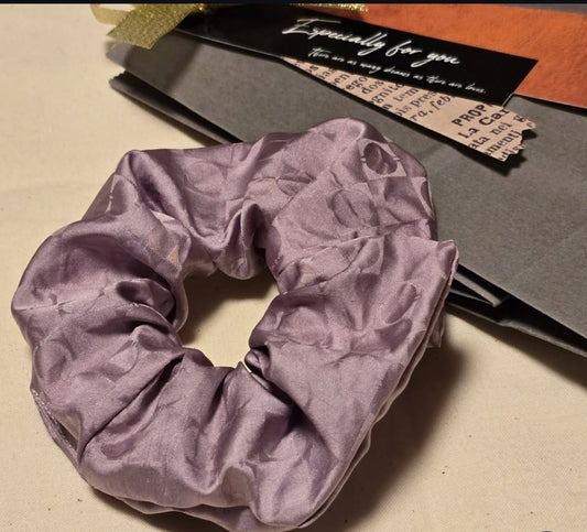 シルク100%シュシュ　ぶどう染め