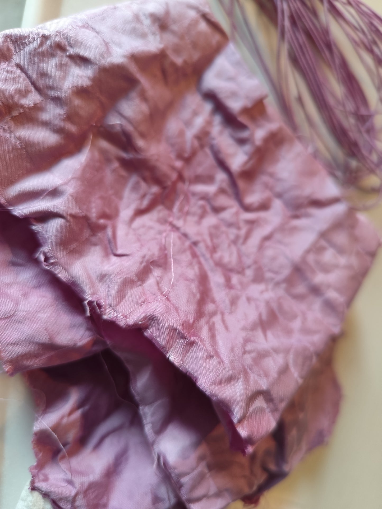 シルク100%シュシュ　ぶどう染め