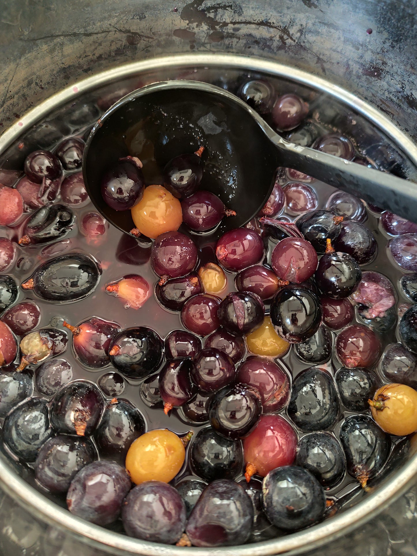 シルク100%シュシュ　ぶどう染め