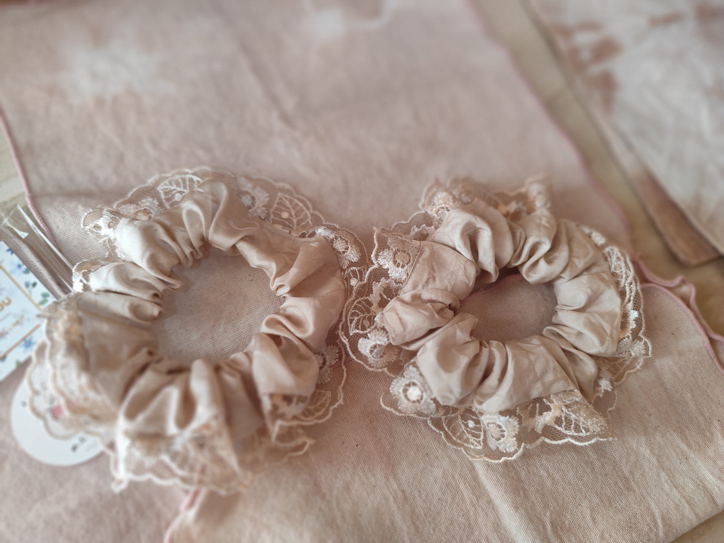 びわ染めシルク100シュシュ